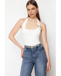 WOVCOR - Halter Neck Belt Detail Fitted Knitted Blouse W/ Buckle Accent - Lyst