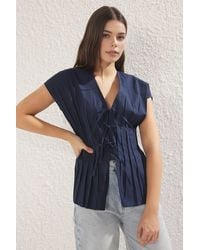 WOVCOR - Lace Up Panel Detail V Neck Short Sleeve Plain Shirt - Lyst