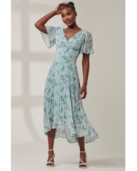 Jolie Moi - Chelsea Pleated Chiffon Dip Hem Maxi Dre Dress - Lyst