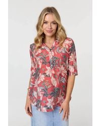 Izabel London - Floral 3/4 Sleeve Relaxed V-Neck Blouse - Lyst