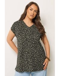 Yours - Leopard Stud Pocket T-Shirt - Lyst