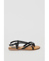 Oasis - Becky Strappy Toe Thong Flat Sandals - Lyst