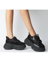 sneakers go sexy
