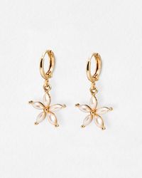 Oliver Bonas - Herba Faux Pearl Flower Drop Huggie Earrings - Lyst