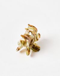 Oliver Bonas - Agnes Marble Resin Flower Claw Clip - Lyst