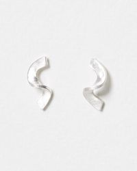 Oliver Bonas - Tami Mismatched Ribbon Twist Tone Stud Earrings - Lyst