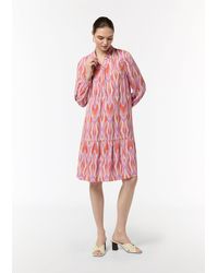 Comma, - Minikleid Kleid aus Viskose mit All-over-Print Volants - Lyst
