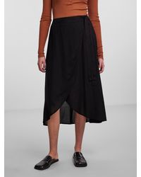 Pieces - Wickelrock PCTALA WRAP SKIRT NOOS BC - Lyst