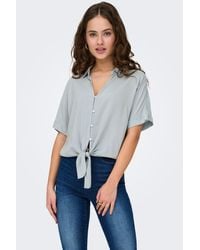 ONLY - Blusenshirt Kurzarm Bluse mit Knopfleiste und Knotendetail ONLNOVA LIFE VIS /S KNOT SHIRT SOLID - Lyst