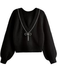 Next - V-Ausschnitt- Pullover mit schmucksteinbesetzter Schleife (1-tlg) - Lyst
