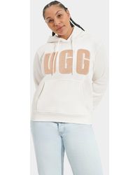 UGG - Kapuzensweatshirt W REY FLUFF LOGO HOODIE - Lyst