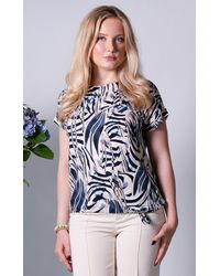 Passioni - Elegantes T-Shirt mit einem Zebra-Blätter-Print in Beige Rundhals - Lyst