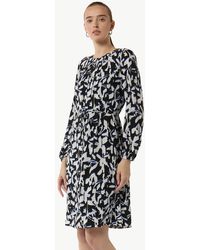 Comma, - Minikleid Midikleid (1-tlg) Loose Fit, langarm, Muster, Print, Bindegürtel - Lyst