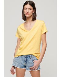 Superdry - STUDIOS SLUB EMB VEE TEE strukturiertes T-Shirt mit V-Ausschnitt und Stickerei - Lyst