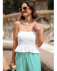 SassyClassy - T-Shirt Gesmoktes Musselin Bandeau Top Damen Ärmelloses Top Mit Elastischer Passform Und Verspielten Volants - Lyst