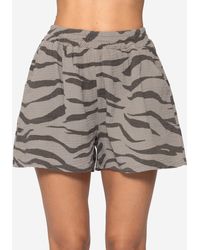 SassyClassy - Shorts Musselin Sommer Hose kurz mit Leo-Print Lockere Musselinshorts aus Baumwolle - Lyst