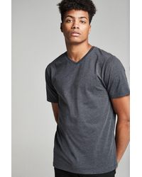 Next - Essential T-Shirt mit V-Ausschnitt aus Baumwolle (1-tlg) - Lyst