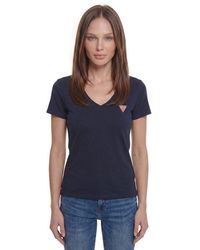 Guess - T-Shirt Ss Vn Mini Triangle Tee Mit V-Ausschnitt, Slim Fit - Lyst