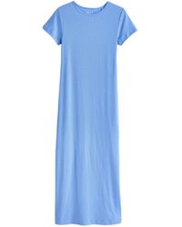 Next - Maxikleid Gestuftes T-Shirt-Kleid in Maxilänge mit Schlitz (1-tlg) - Lyst