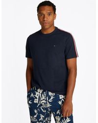 Tommy Hilfiger - Kurzarmshirt GLOBAL STRIPE TAPE TEE Mit Rundhalsausschnitt - Lyst