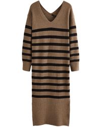 Next - Strickkleid Pulloverkleid aus Rippstrick mit V-Ausschnitt (1-tlg) - Lyst