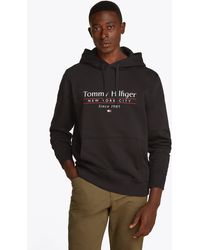 Tommy Hilfiger - Tommy Hoodie HILFIGER CENTER STACK HOODY mit großem mehrfarbigen Print - Lyst