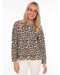 Zwillingsherz - Sweater "Leo allover" mit animalischem Printdesign - Lyst