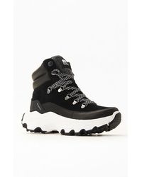 kinetic conquest sneaker