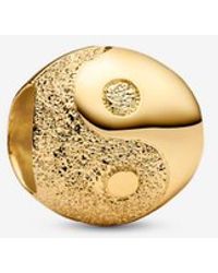 PANDORA - Textured Yin And Yang Mini Charm - Lyst