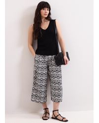 Phase Eight - Josie Printed Crop Trousers - Lyst