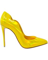 yellow pumps size 9