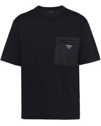 Prada - T-Shirt Mit Einsatz Aus Re-Nylon - Lyst
