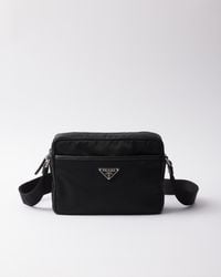 Prada - Borsa Messenger Con Placca Logo - Lyst