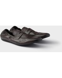 Prada - Mocassins En Cuir Effet Vieilli Shuffle - Lyst