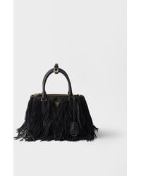 Prada - Kleine Galleria Tasche Aus Leder Mit Fransen - Lyst