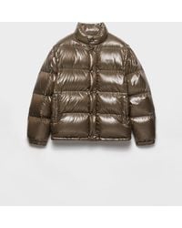 Prada - Mittelschwere Daunenjacke Aus Re-Nylon - Lyst