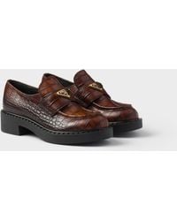 Prada - Chocolate Loafer Aus Leder Mit Krokodilleder-Print - Lyst