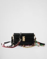 Prada - Kleine Soft Sound Schultertasche Aus Leder Mit Anhängern - Lyst