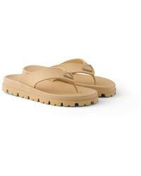 Prada - Zehensteg-Sandalen Aus Gummi, Damen, Größe - Lyst