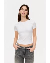 Pull&Bear - Körpernah Geschnittenes Basic-Shirt - Lyst