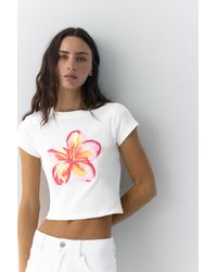 Pull&Bear - T-Shirt With Flower Graphic - Lyst