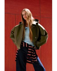 Pull&Bear - Korte Gabardine Met Capuchon En Houtje-Touwtjeknoop - Lyst