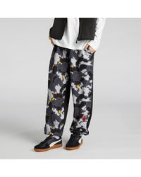 PUMA - Nekosan X Hoops Dylan Graphic Uniseks Joggingbroek Voor Maat - Lyst