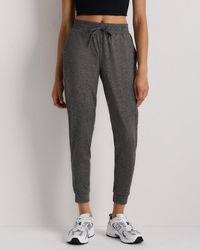 Quince - Flowknit Mid-Rise Joggers, Recycled Poly With Stretch - Lyst