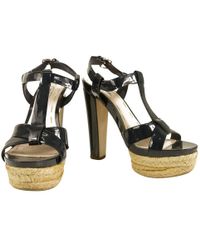 Miu Miu Sandaletten aus Lackleder - Blau