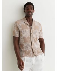 Reiss - Gabriel - Champagne/white Jacquard Knit Cuban-collar Shirt, Xl - Lyst