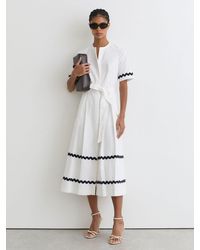 Reiss - Isabelle - Ivory/navy Stretch-cotton Wave-trim Midi Dress, Us 2 - Lyst