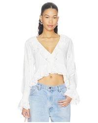 Alice + Olivia - Skye Lace Applique V Neck Ruffle Cropped Blouse - Lyst
