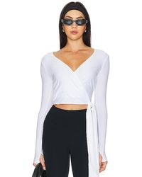 Beyond Yoga - Featherweight Waist No Time Wrap Top - Lyst