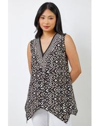 Roman Petite - Abstract Print V-Neck Hanky Hem Top - Lyst